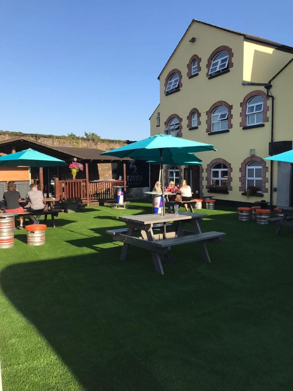 Walsh'S Hotel And Apartments Maghera  エクステリア 写真